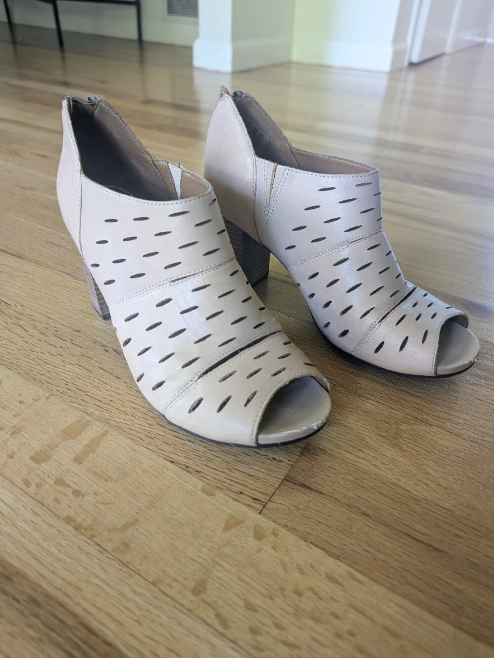 Clarks Clarene Sun Peep‑Toe Leather Booties – Size 9.5
